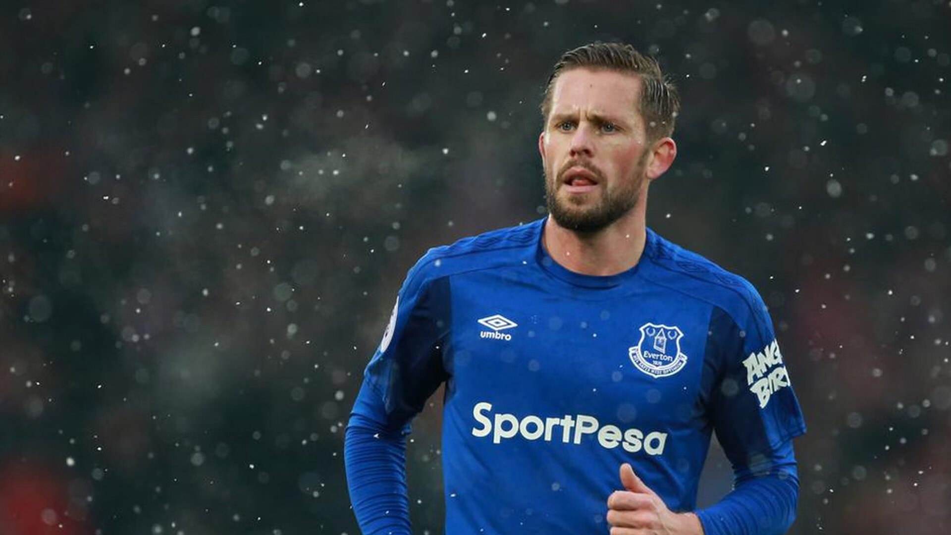 哈利伯顿爆发，快船全面压制上海队，NBA与CBA的差距究竟在哪里？